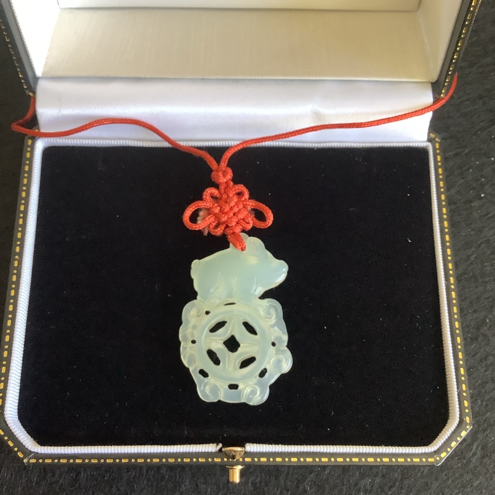 Vintage Chinese hand carved jade necklace.